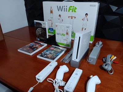 Nintendo Wii Console, Controllers, Accessories & G