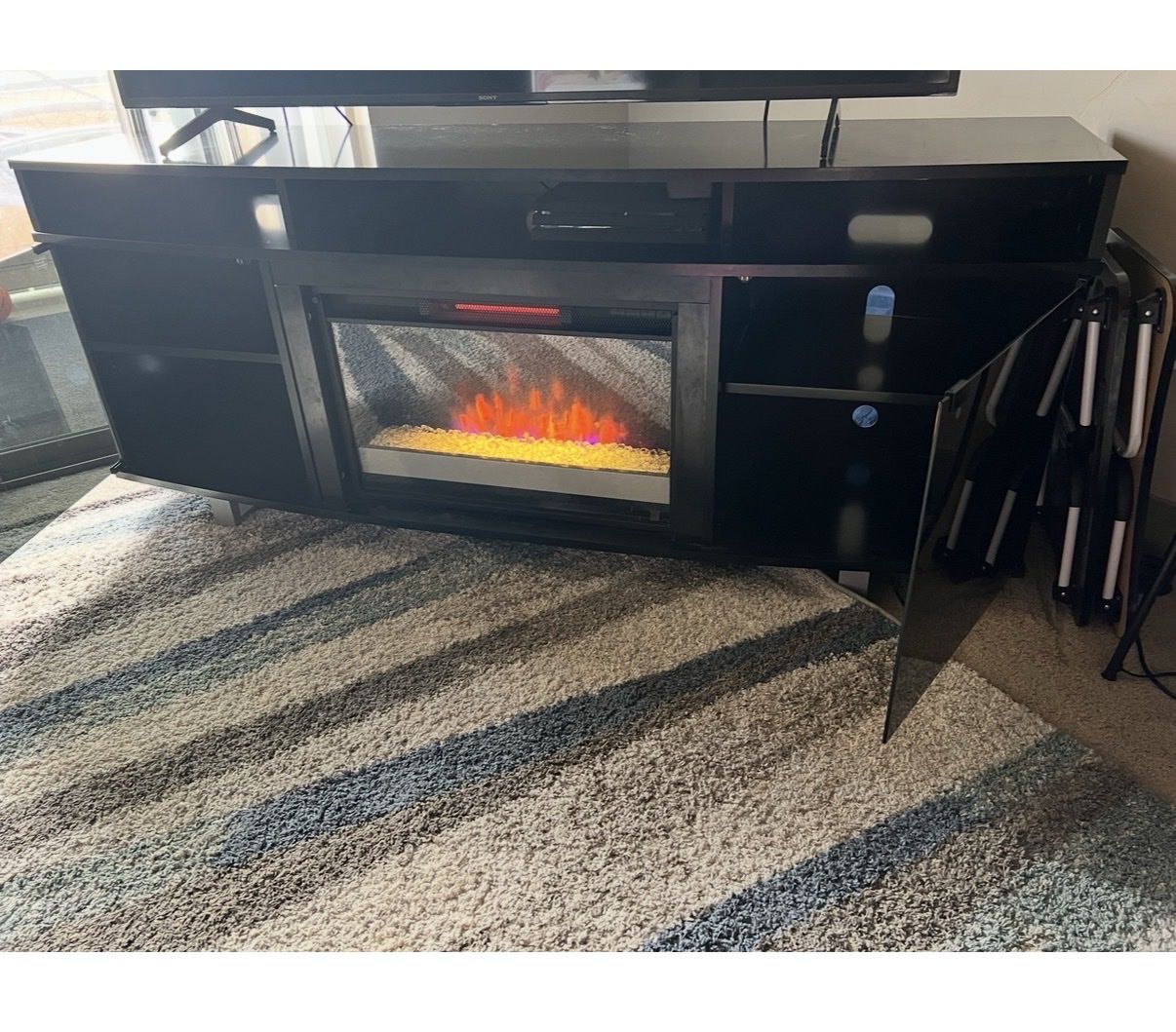 Entertainment center