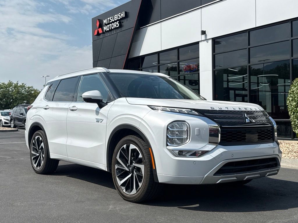 2023 Mitsubishi Outlander 