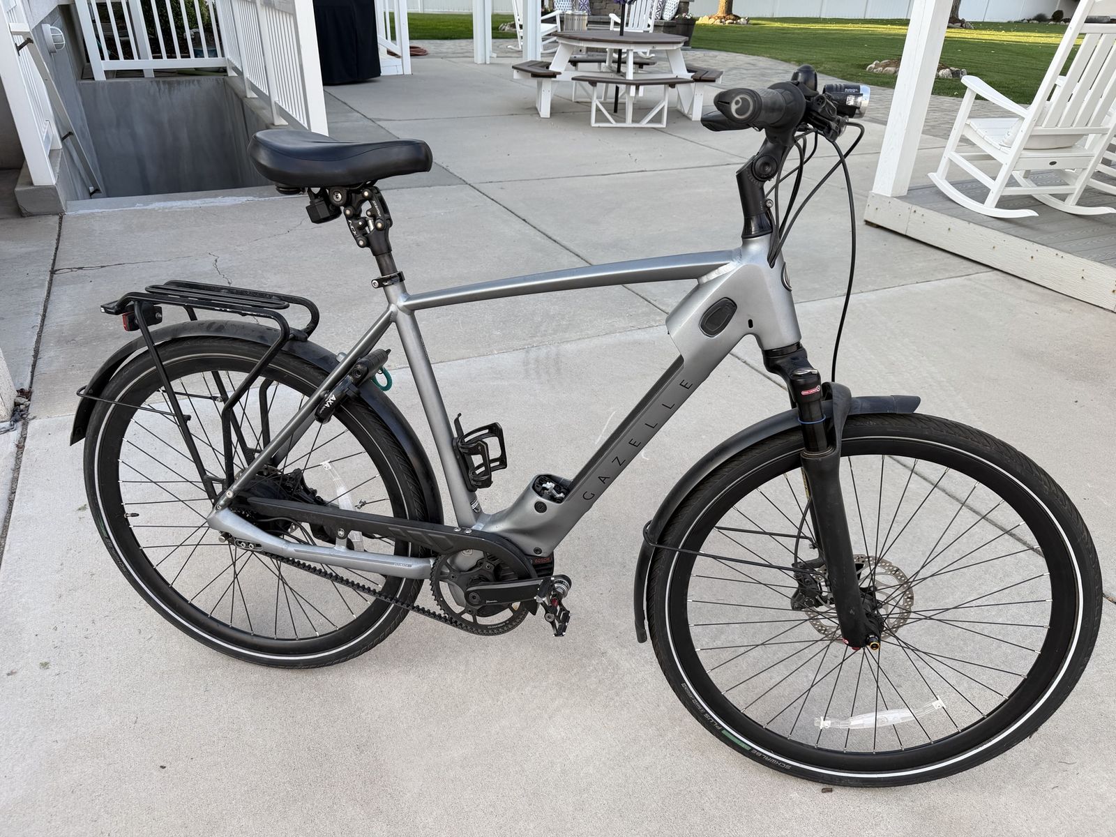 Gazelle Ultimate Class 3 (28 mph peddle assist)