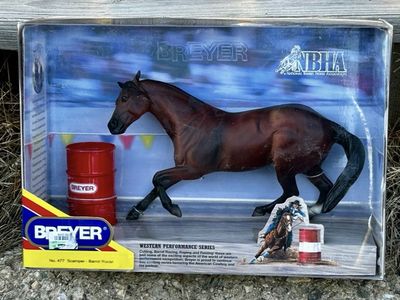 Breyer Western Performance Series No. 477 Scamper Barrel Racer Model Horse
