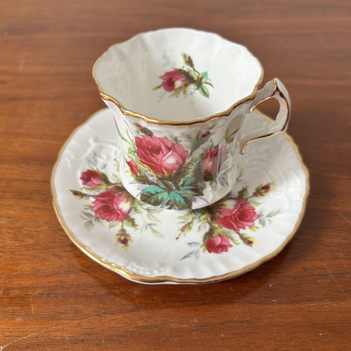 Bone China Grandmother’s Rose Teacup & Saucer set with Red Roses