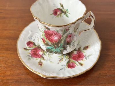 Bone China Grandmother’s Rose Teacup & Saucer set with Red Roses