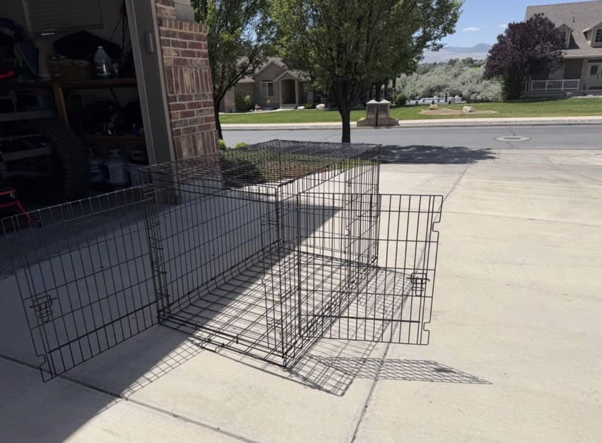 Dog crate 30”x48”