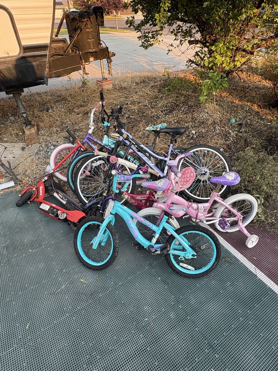 Kids Bicycles Lot & Electric Razor Scooters - For Parts or Repair