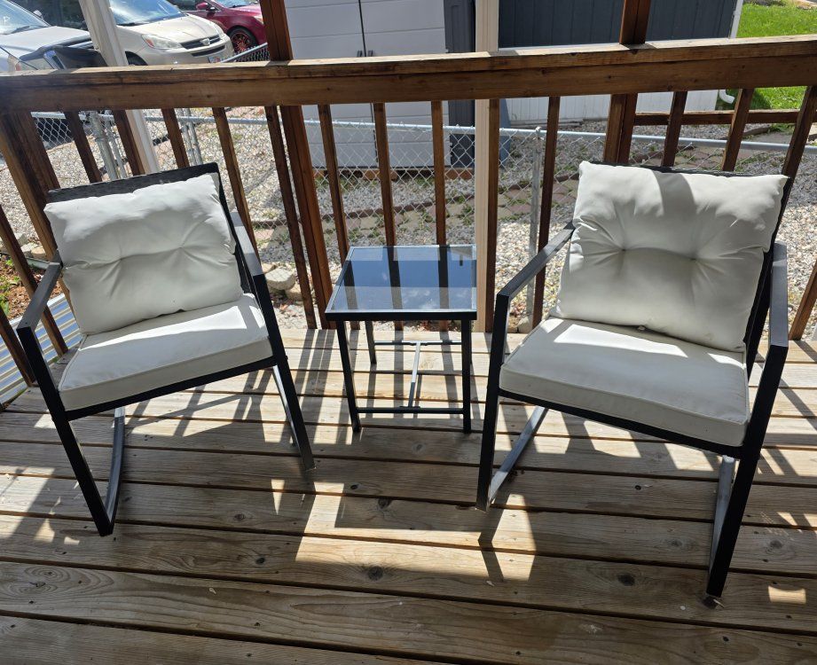 2 Patio Rocking Chairs & table
