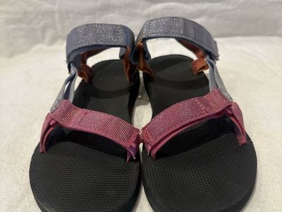 Teva womens 8 pink/purple/orange sports sandals