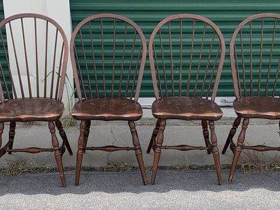 6 VINTAGE WINDSOR CHAIRS BY S. BENT & BROS.