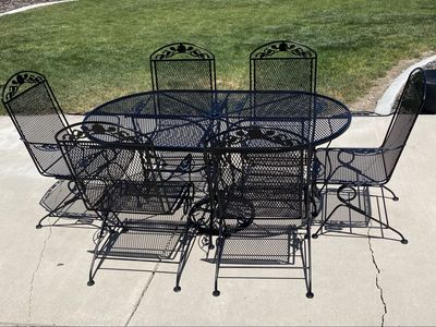 Woodard Outdoor Patio Dining Set Table, 6 Spring Rocking Chairs & Umbrella Stand