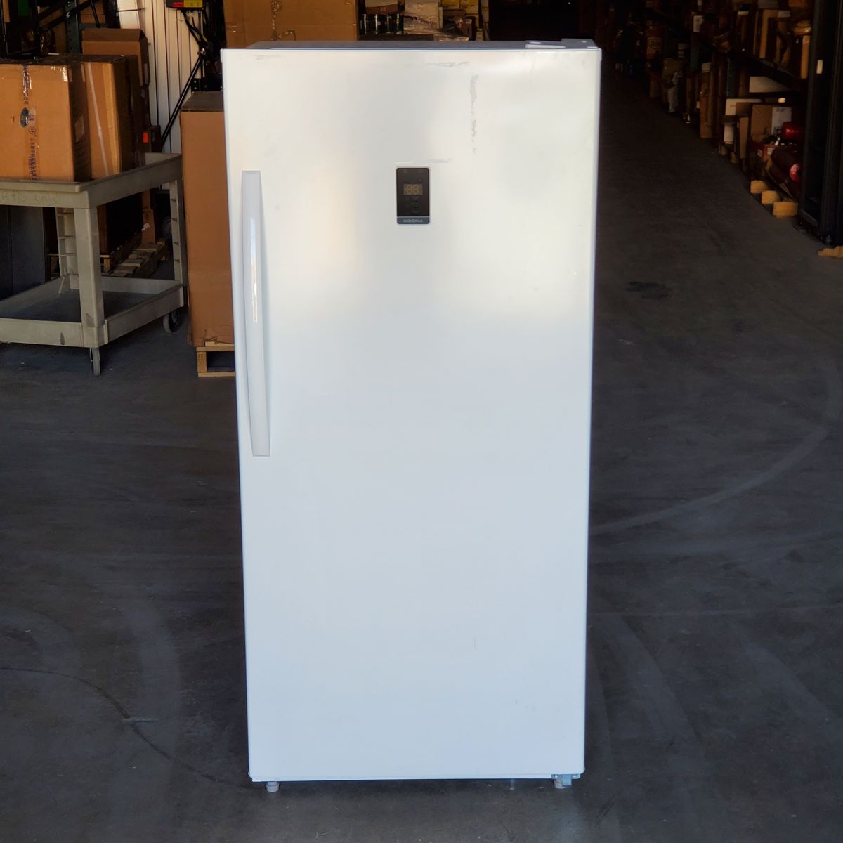 INSIGNIA Convertible Upright Freezer Energy Star 13.8 Cu. Ft. 28"wx30"dx62"t NS-UZ14WH0 (Like New)
