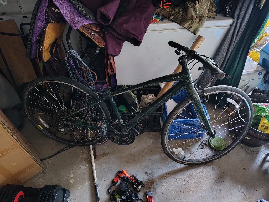 XXS Specialized Sirrus