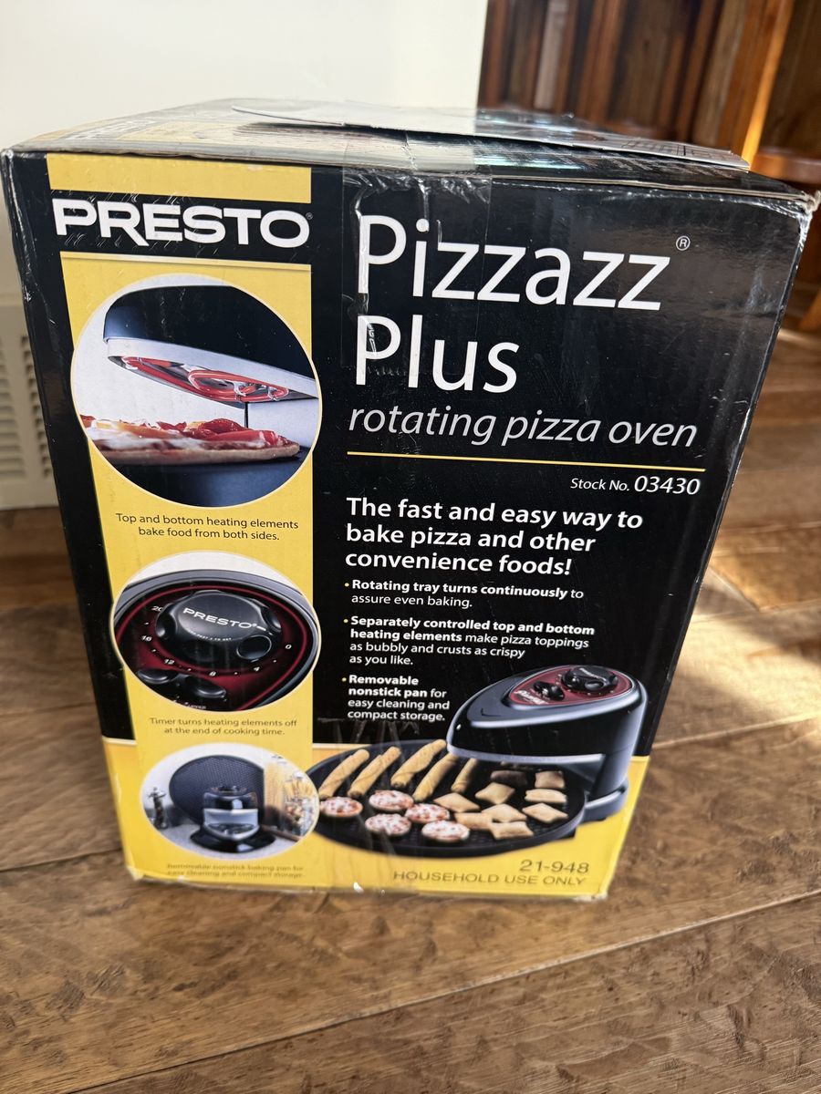 PRESTO Pizzazz Plus Rotating Pizza Oven.