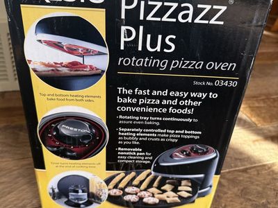 PRESTO Pizzazz Plus Rotating Pizza Oven.