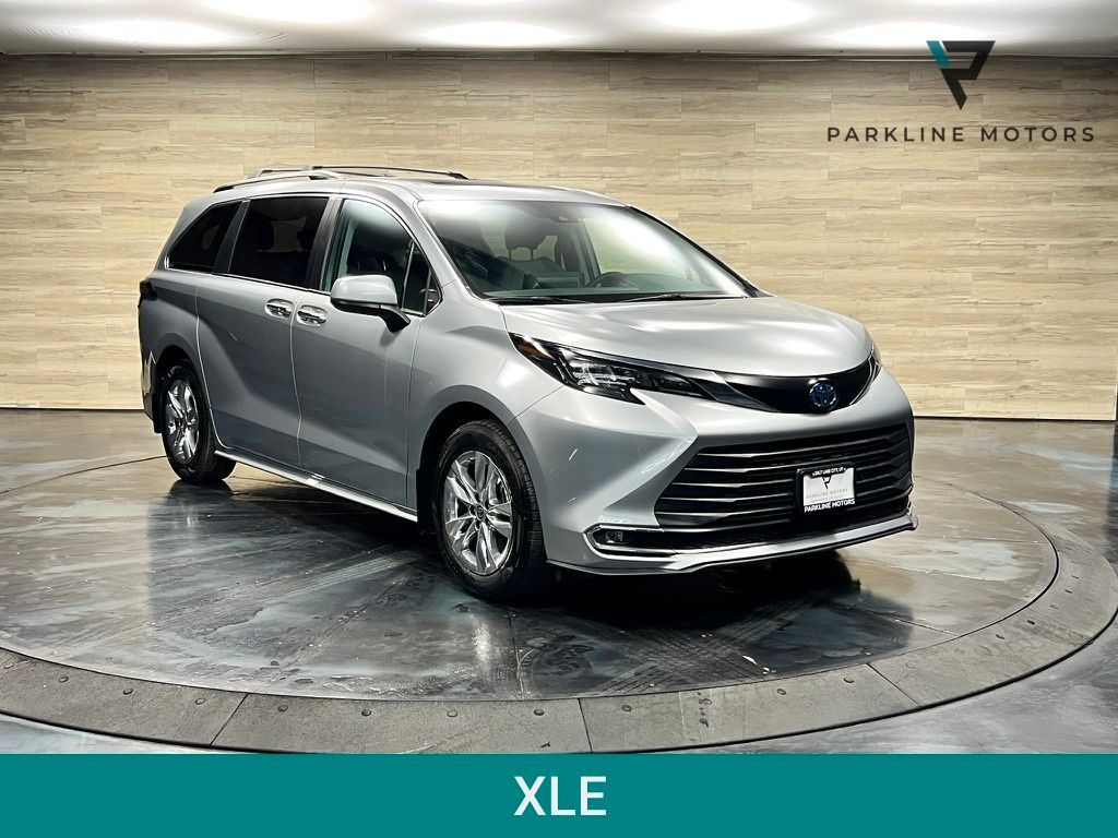 2024 Toyota Sienna XLE 7-Passenger