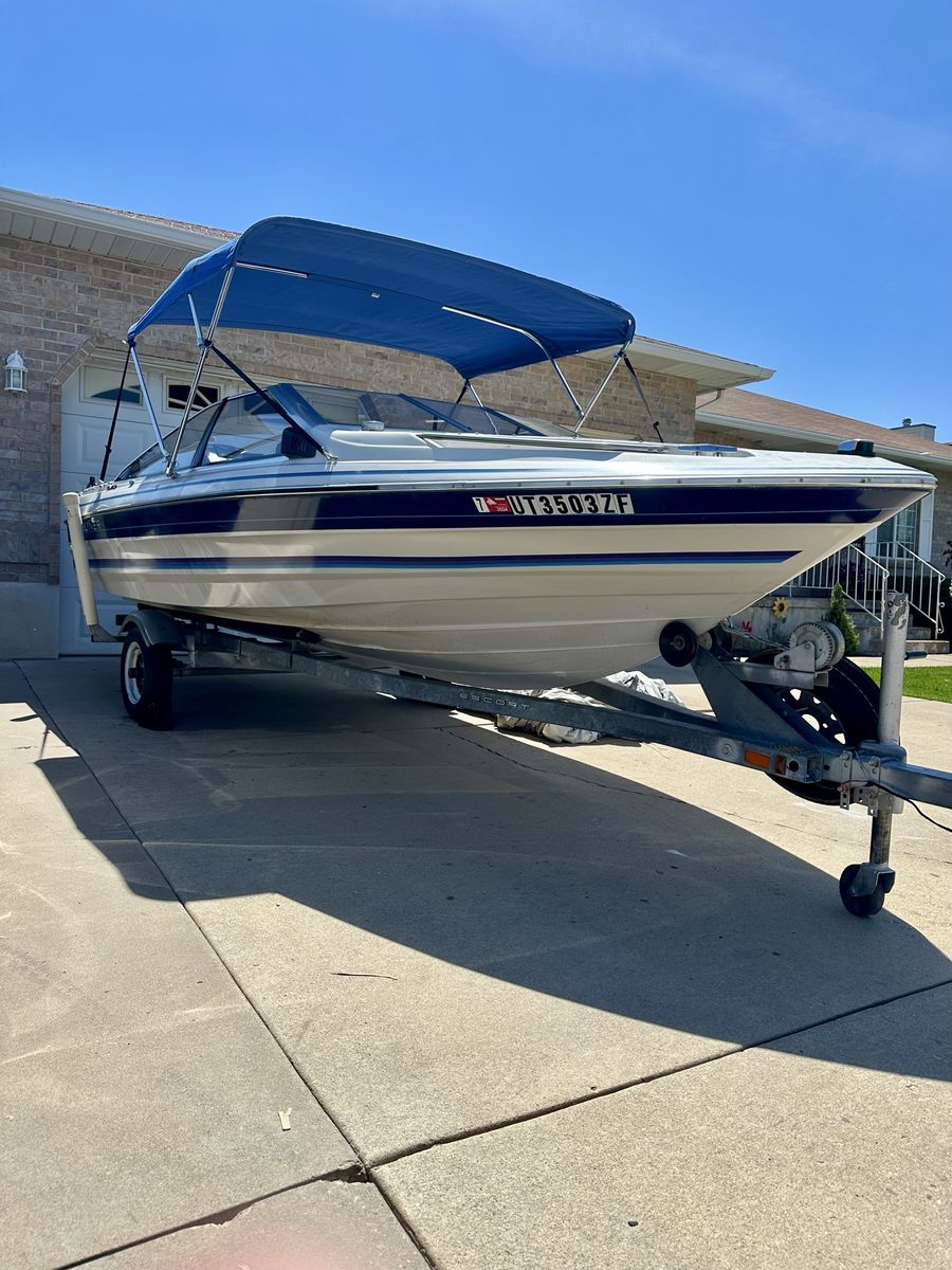 1987 Bayliner Capri 1700 bow rider