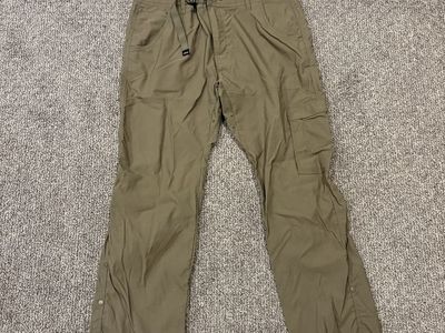 Men’s prAna relaxed fit brown pants, size 36/30