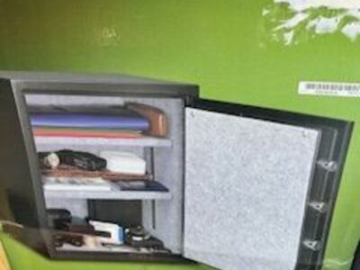 Stack On 1.4 Cu Ft Fireproof Safe