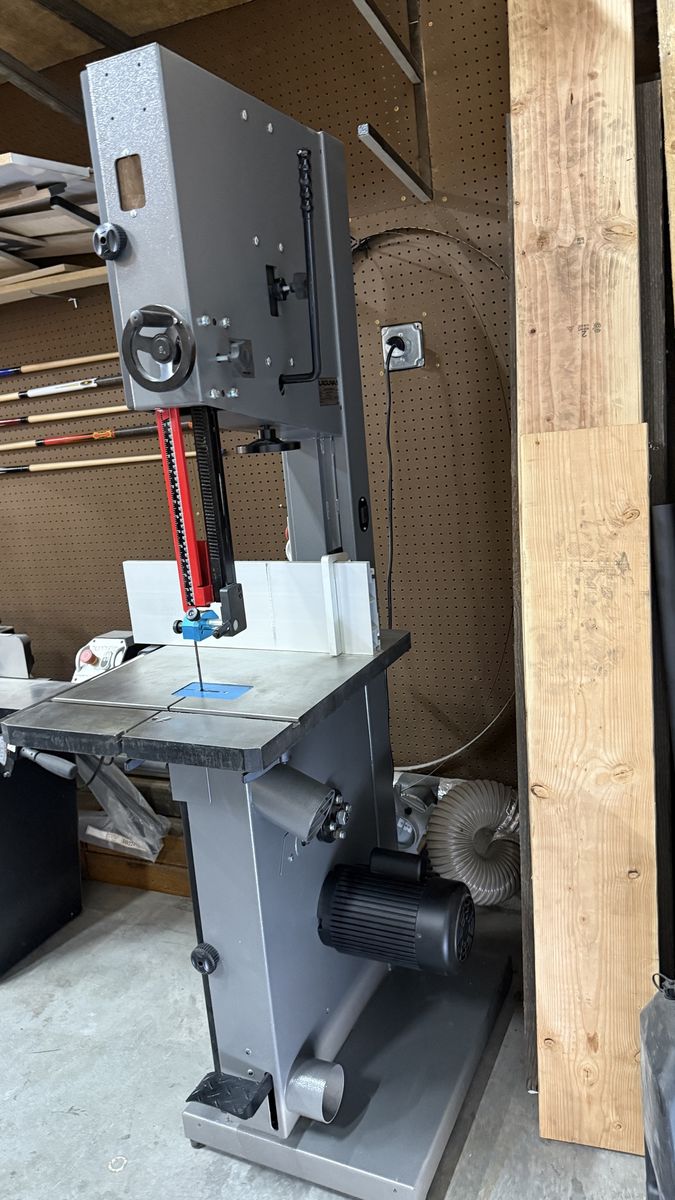 Laguna Band saw  like brand new !
