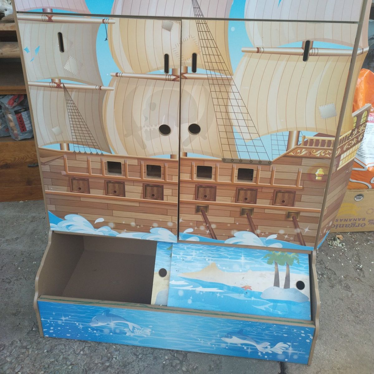 SHELF FOR CHILDREN PIRATE BOAT THEME