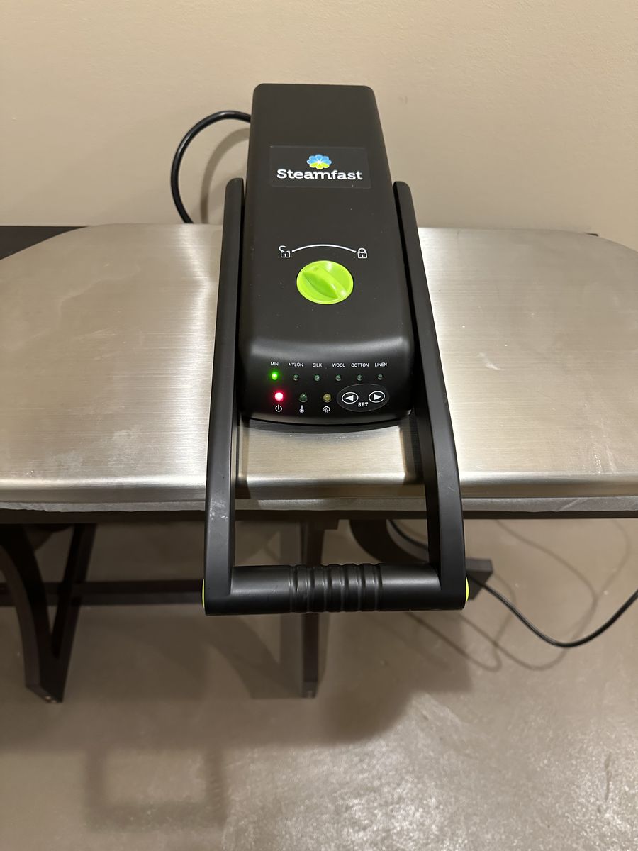 Steamfast SF-680 Digital Steam Press