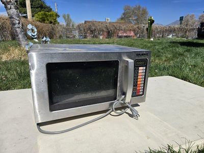 Solwave Commercial Microwave
