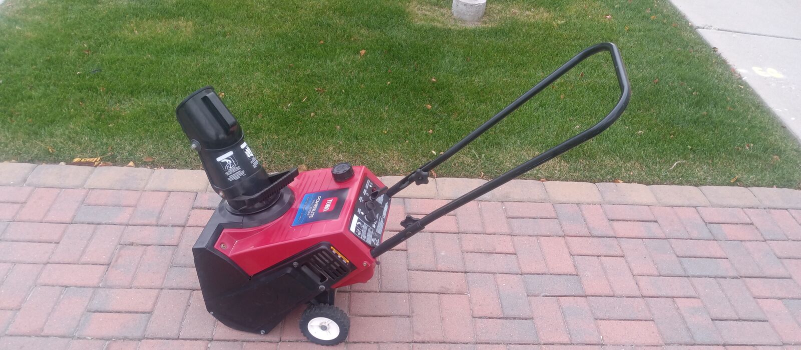Toro Powerlite Snowblower. Serviced.