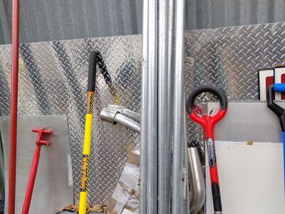 FENCE AND FENCE POST CALL 6 FT 5 FT 4 FT CHIANLINK MANY OTHER SIZE WELD WIR