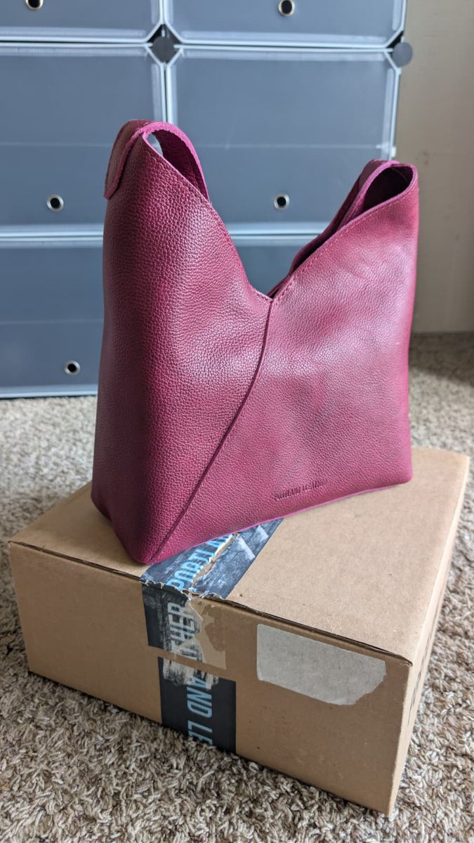 NEW Portland Leather - Naomi Shoulder Bag [Size : Large]
