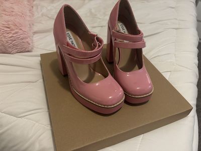 Steve Madden Heels (Size 6)