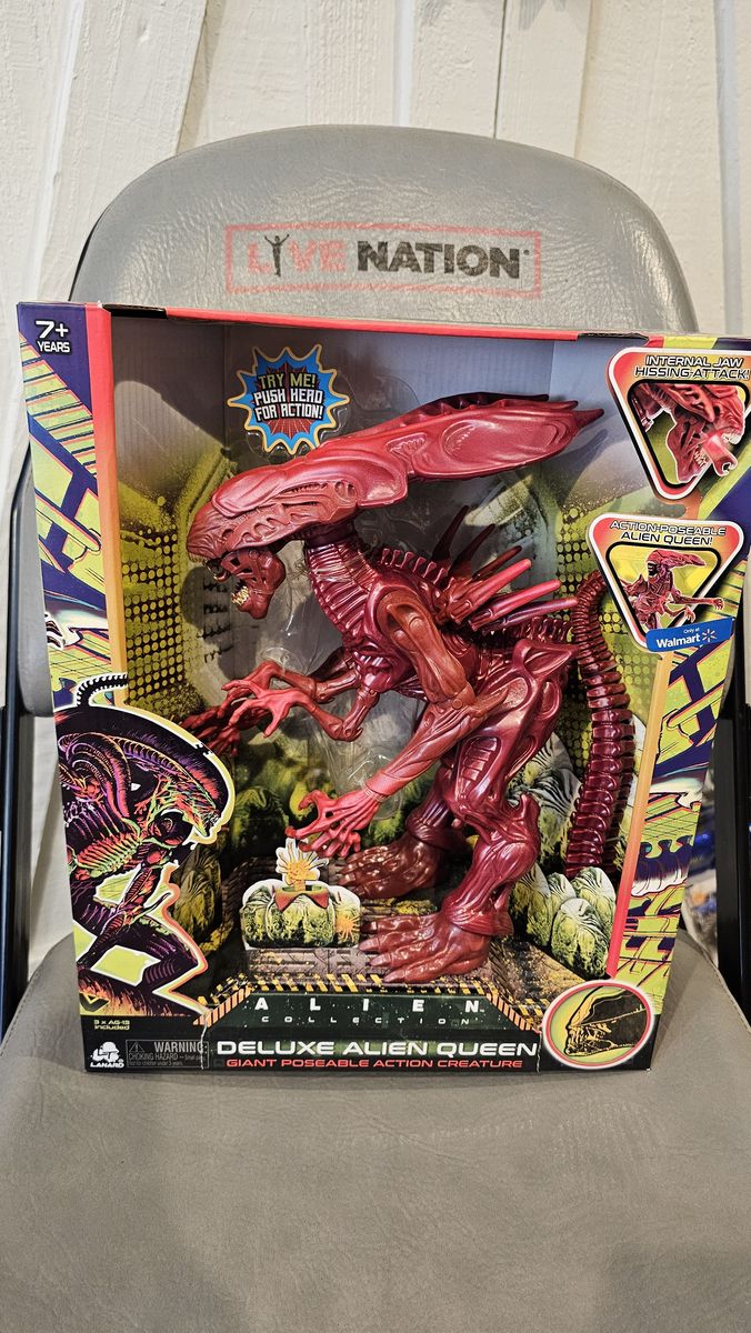 Deluxe Alien Queen 2021 Collection