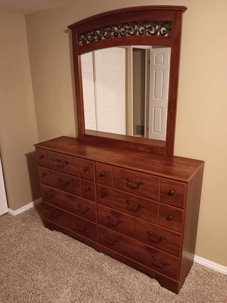 Main image 2