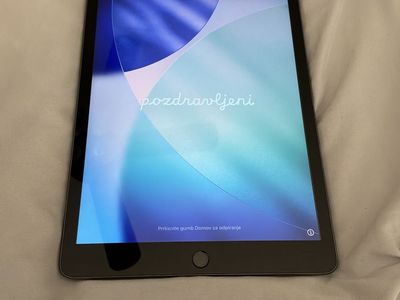 iPad 9th Gen w/ Case