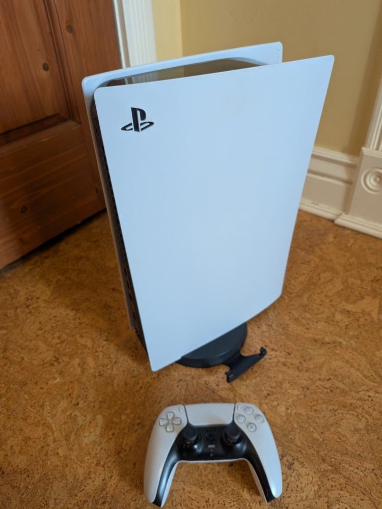Main image 6
