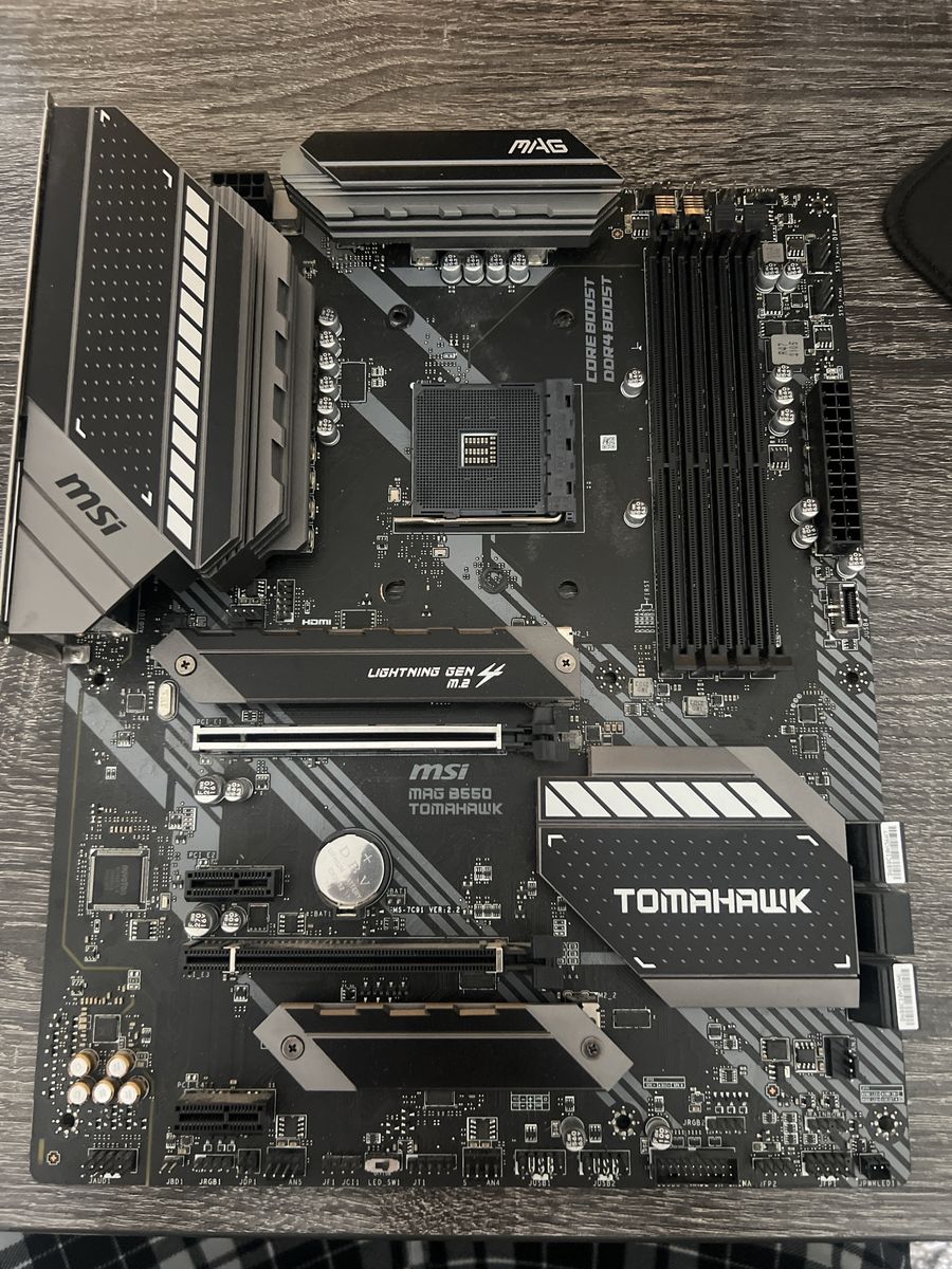 MSI MAG B550 TOMAHAWK AMD AM4 ATX Motherboard