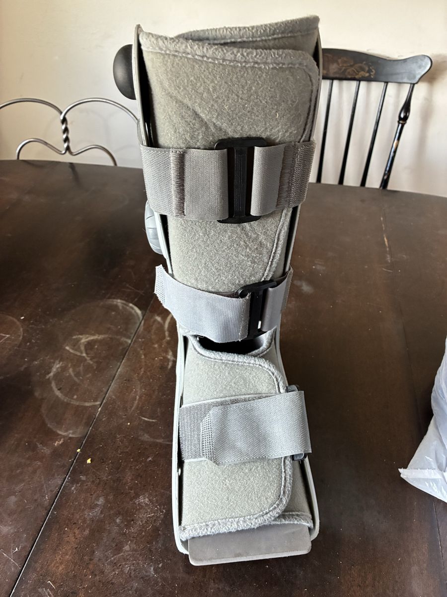 Aircast AirSelect Elite Walker Boot Gray women’s size 5-8