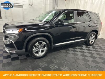 2023 Honda Pilot EX-L w/Rear Captain's Chairs