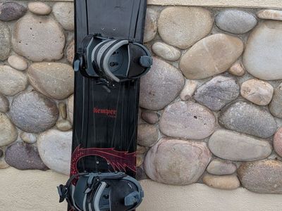 Kemper 150 Snowboard with Bindings