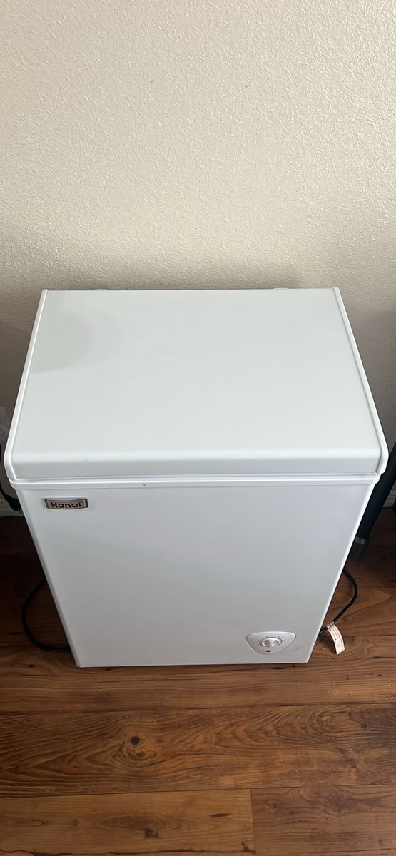 Wanai 3.5 Cu.Ft Chest Freezer