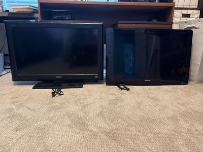 Working Flat Screen TVs – Sony Bravia + Philips