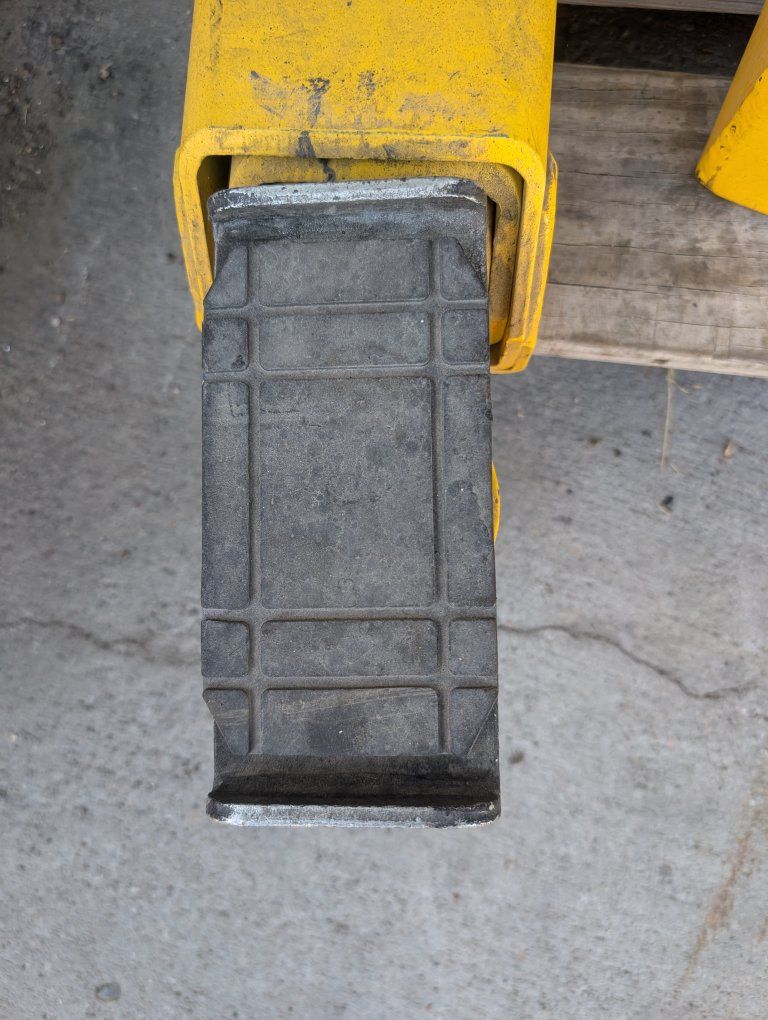 Main image 6