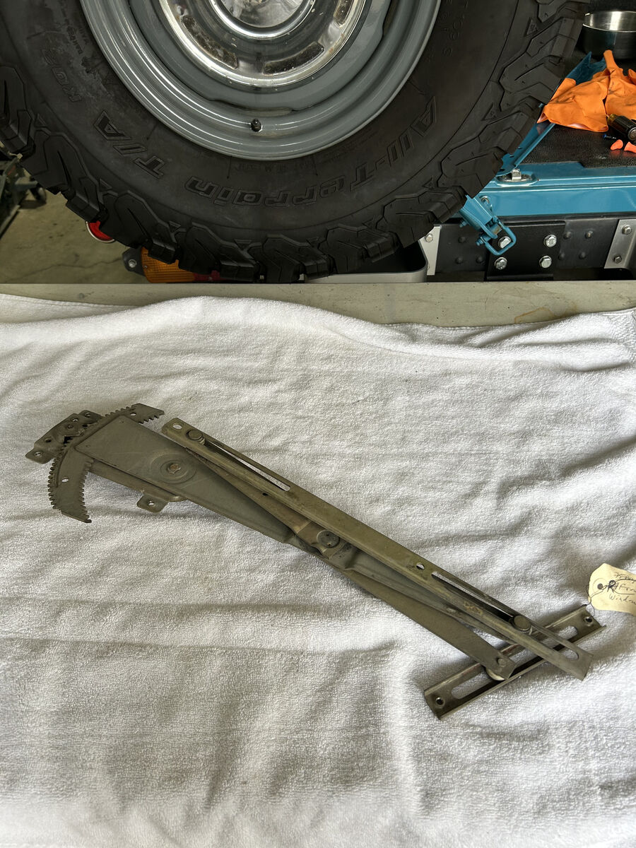 Toyota Land cruiser fj40 RH(pass) window regulator