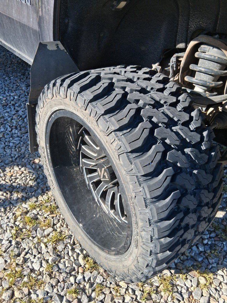 22" arkon with 33x14.5