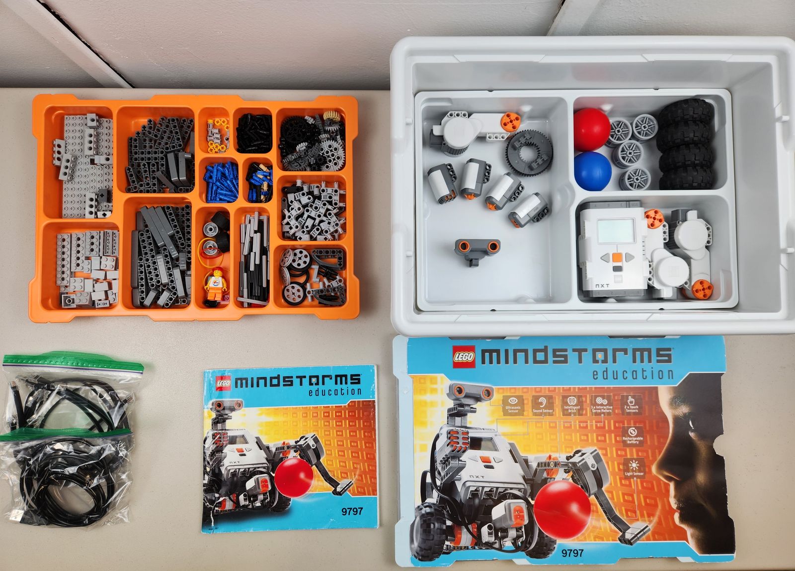 LEGO Mindstorms NXT 9797 Education Base Set - Tested - AA Version