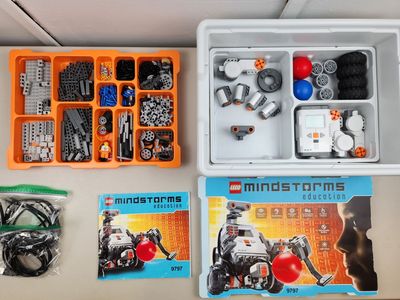 LEGO Mindstorms NXT 9797 Education Base Set - Tested - AA Version