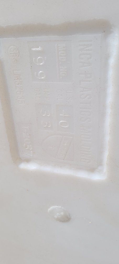 Inca Plastics Model 199 40-Gallon RV Polyethylene Fresh Water / Holding Tank