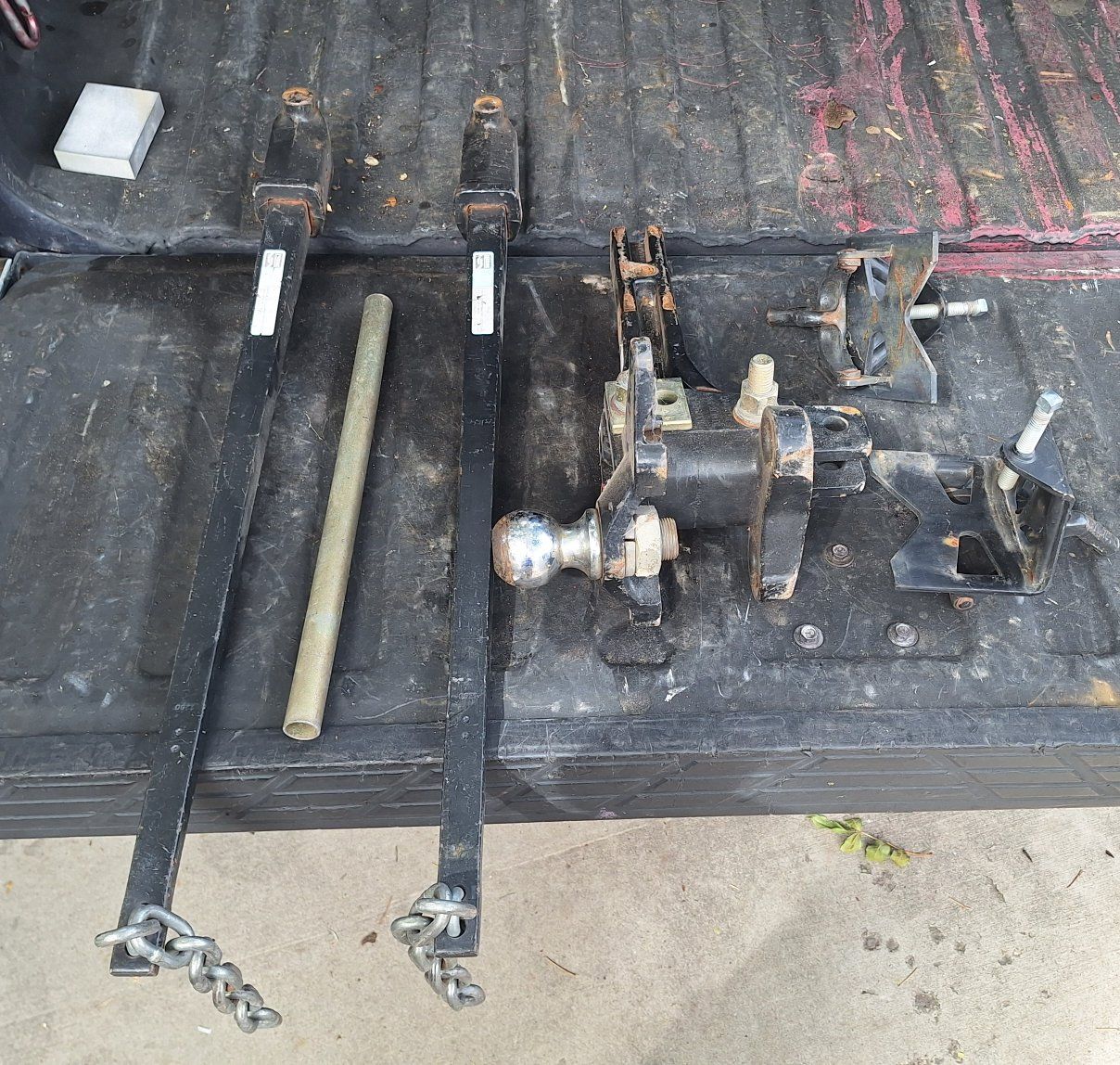 reese trailer equalizer Used Trailer Hitch with Weight Distribution Bars and Ball Mount - Towing Accessory