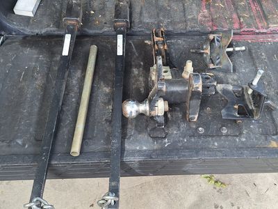 reese trailer equalizer Used Trailer Hitch with Weight Distribution Bars and Ball Mount - Towing Accessory