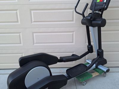 Life Fitness C Series Elliptical Machine