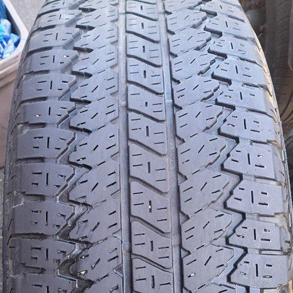 * Single 275/60R20 Tire *