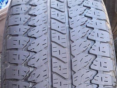 * Single 275/60R20 Tire *